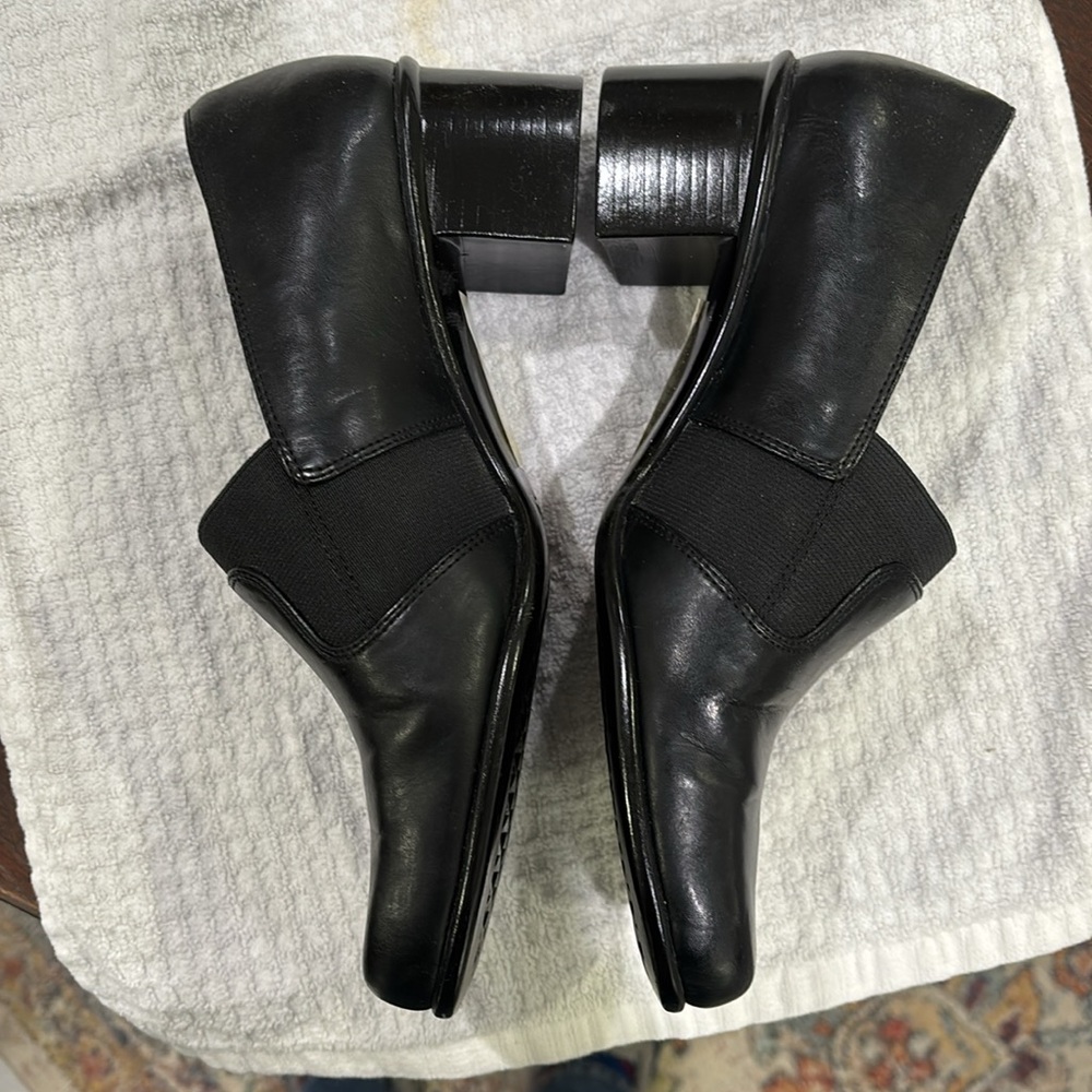AEROSOLES - Picture 2 of 4
